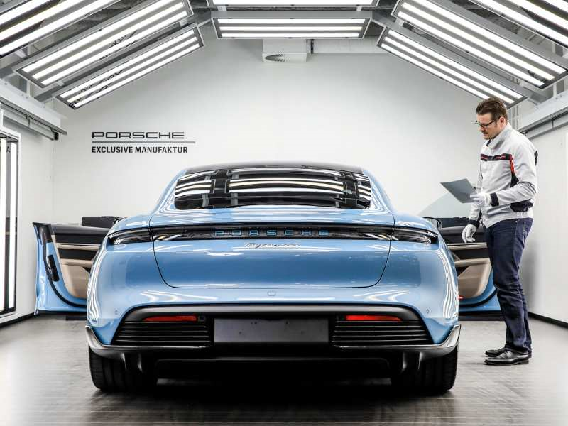 Làm sao chọn gara sơn xe sang tại Hà Nội uy tín và chất lượng?